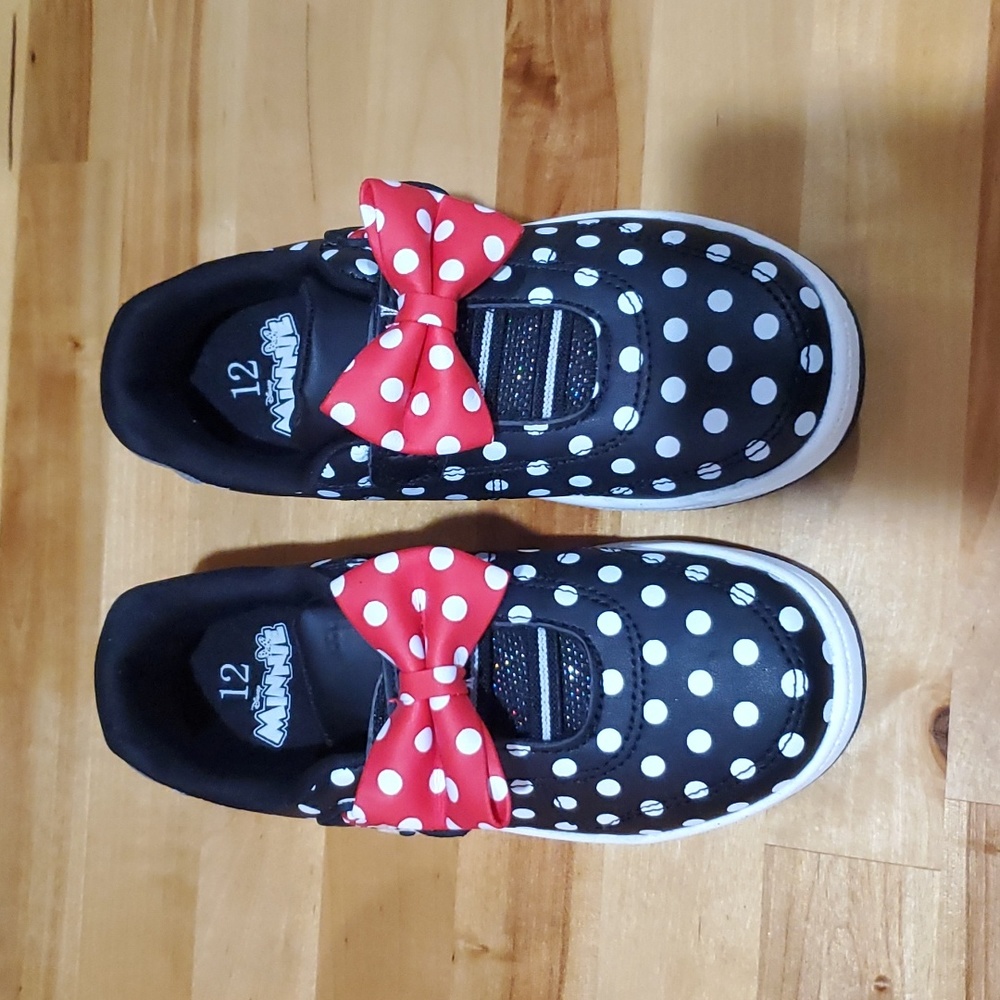 NEW - Minnie Mouse shoes